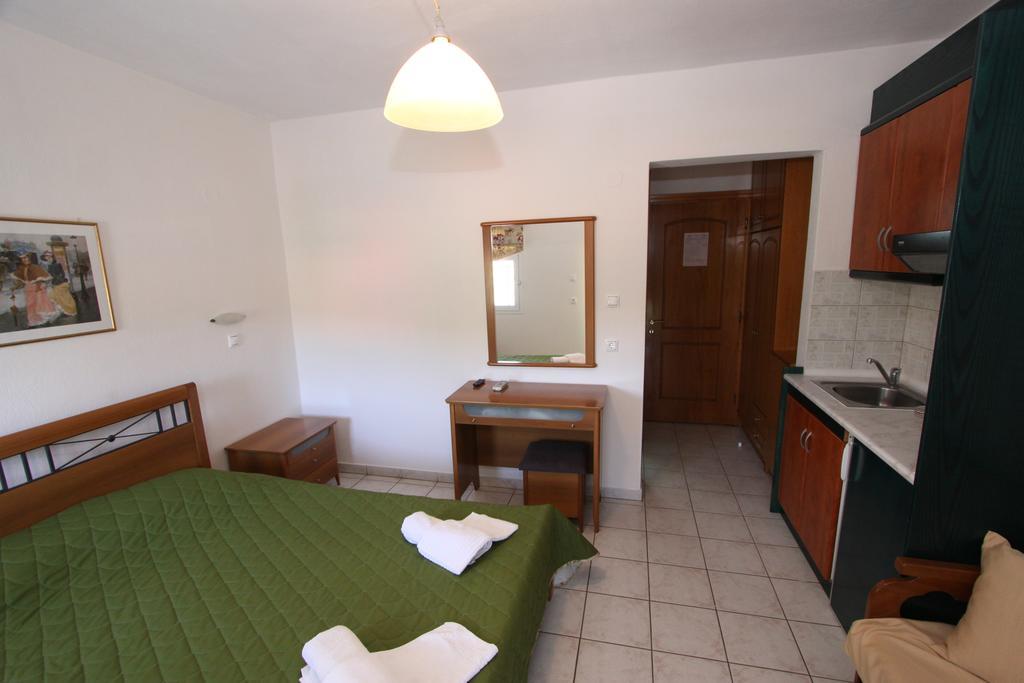 Badis Haus Apartment Toroni Exterior photo