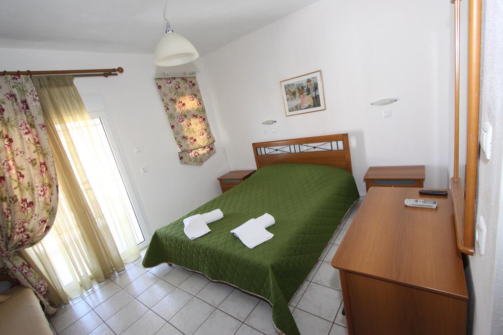 Badis Haus Apartment Toroni Exterior photo