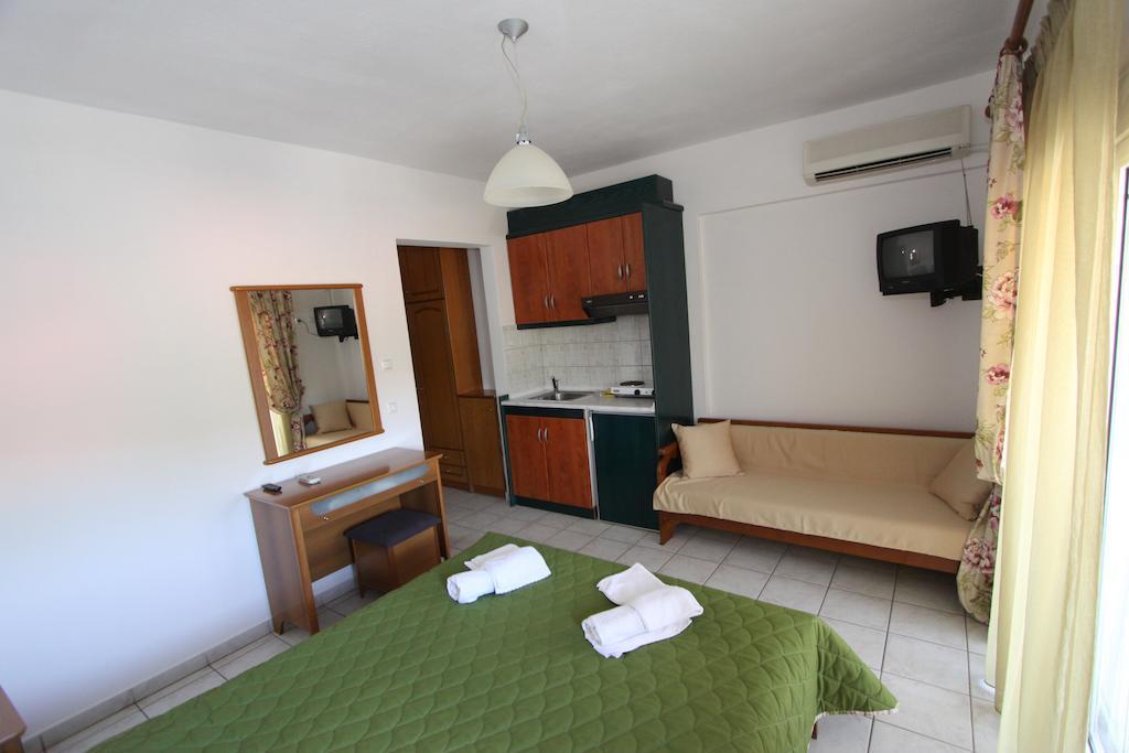 Badis Haus Apartment Toroni Exterior photo
