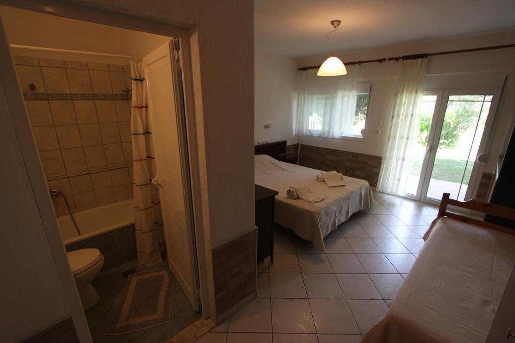 Badis Haus Apartment Toroni Exterior photo